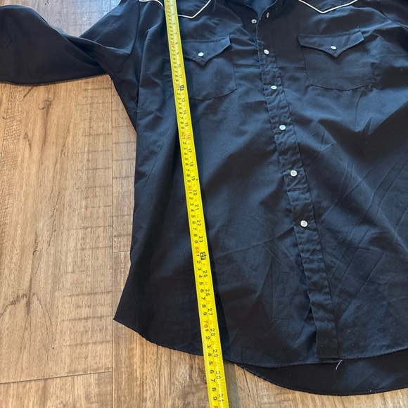 Ely Cattleman Black Western Shirt with White pearl snaps - Picture 6 of 6